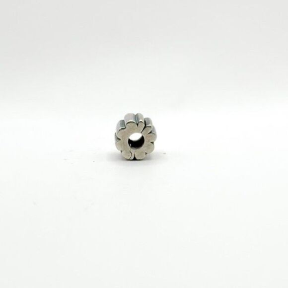 Pandora Silver Ribbed Authentic Clip Charm - Picture 4 of 4